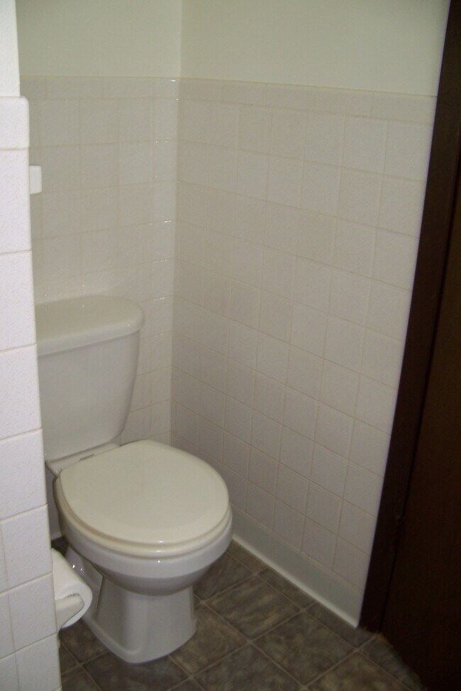 Building Photo - 111 Pin Oak Dr