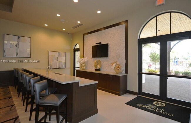 Building Photo - 8630 Lakeside Bnd