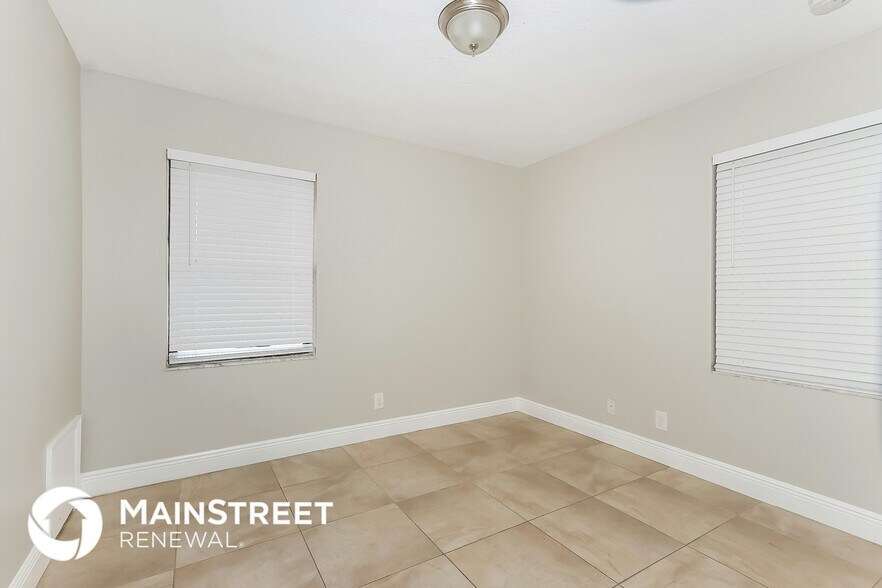 Building Photo - 17413 42nd Rd N