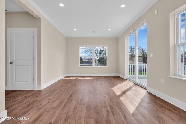 Building Photo - 58 Cove Rd