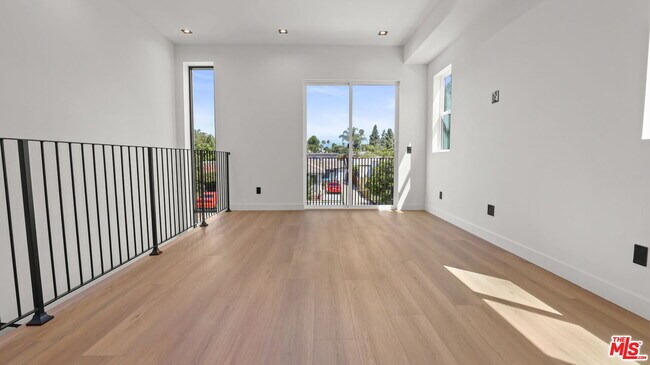 Building Photo - 10844 Peach Grove St