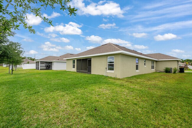 Building Photo - 8705 Merano Ave