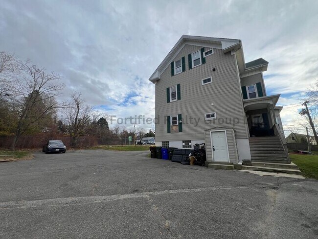 Building Photo - 380 Wilson Rd