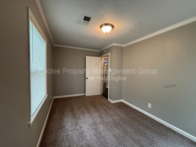 Building Photo - 3723 Wilshire Rd