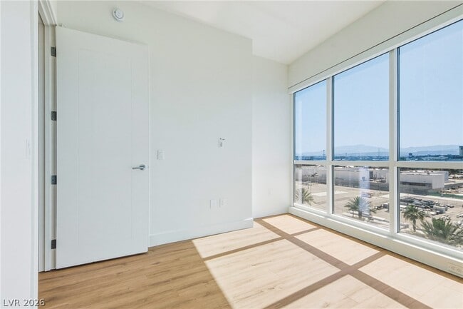 Building Photo - 4575 Dean Martin Dr