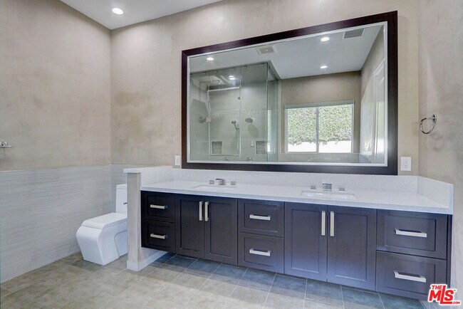 Building Photo - 6243 Berquist Ave