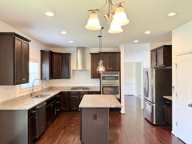 Building Photo - CLOSE TO BROOKE POINT VRE - LARGE ACREAGE HOME - STAFFORD- BASEMENT KITCHENETTE