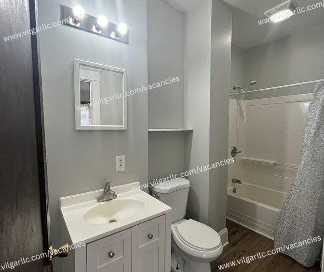 Building Photo - 677 Tyler St