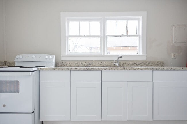 Building Photo - 486 Hammond Dr