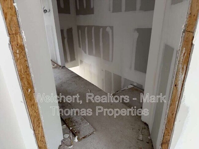 Building Photo - 1203 Fern St