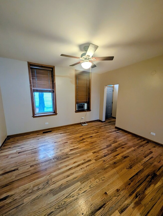 Building Photo - 1852 W Thomas St