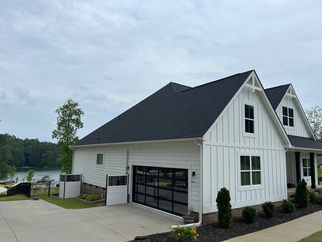 Building Photo - 335 McAlister Rd