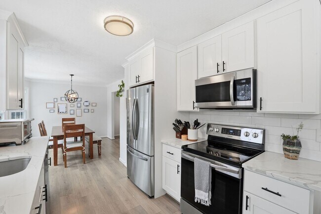 Building Photo - Updated 4BR Home with Finished Basement Minutes to Glenmont Metro!