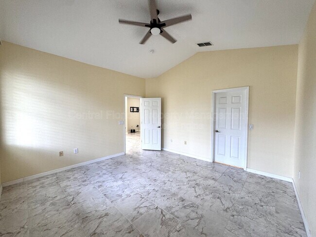 Building Photo - 140 Moss Ln