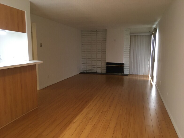 Building Photo - 12600 Fonthill Ave