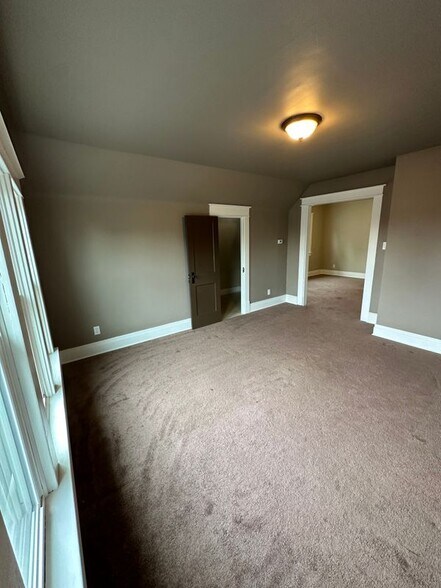 Building Photo - 344 Walden Ave