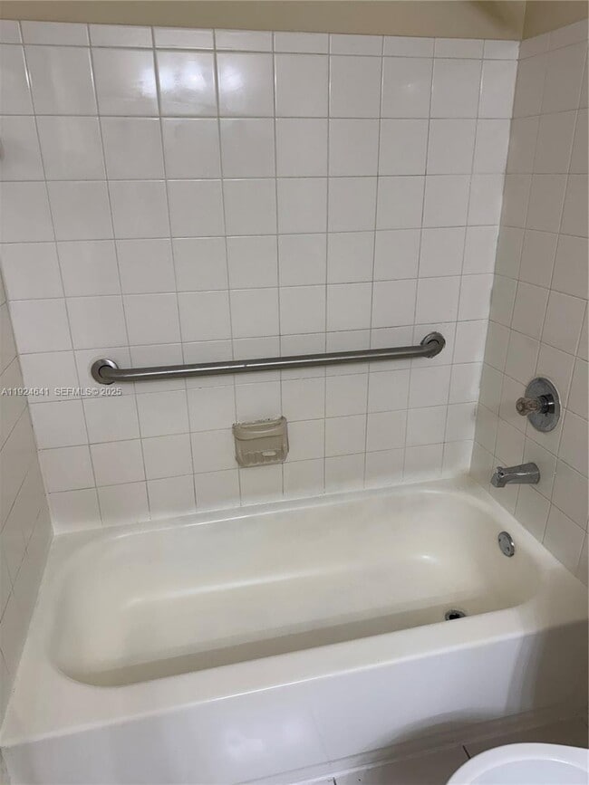 Building Photo - 2442 Centergate Dr