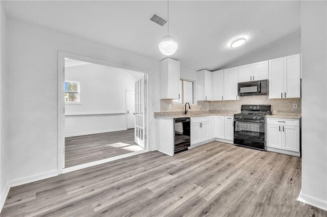 Building Photo - 3959 Wood Path Dr