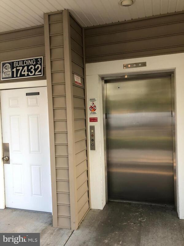 Building Photo - 17432 Slipper Shell Way