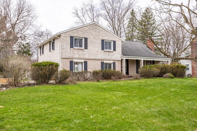 Building Photo - 10 Stuyvesant Rd