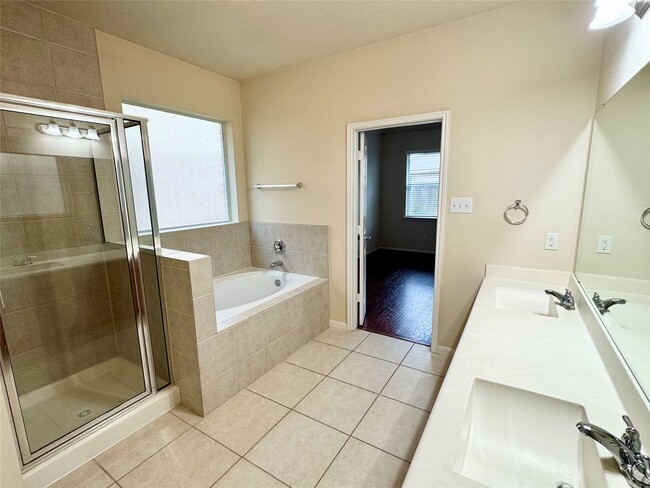 Building Photo - 26722 Mandrake Falls Ct