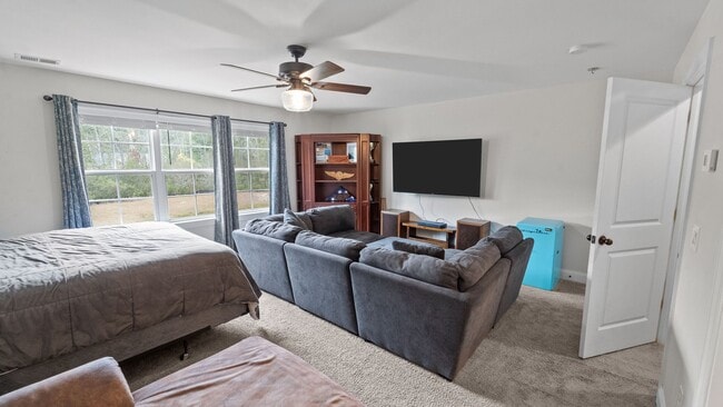 Building Photo - Spacious 6-Bedroom Waterfront Home in Richmond Hill, GA