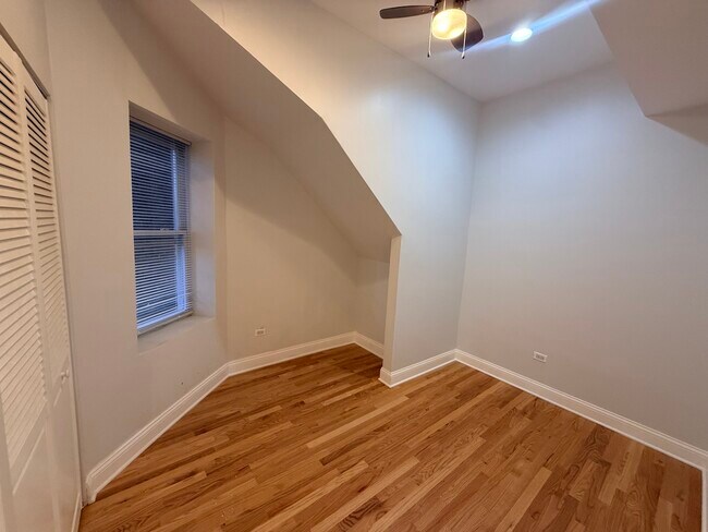 Building Photo - 1334 N Ridgeway Ave