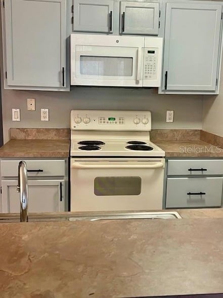 Building Photo - 962 Newcastle Cir