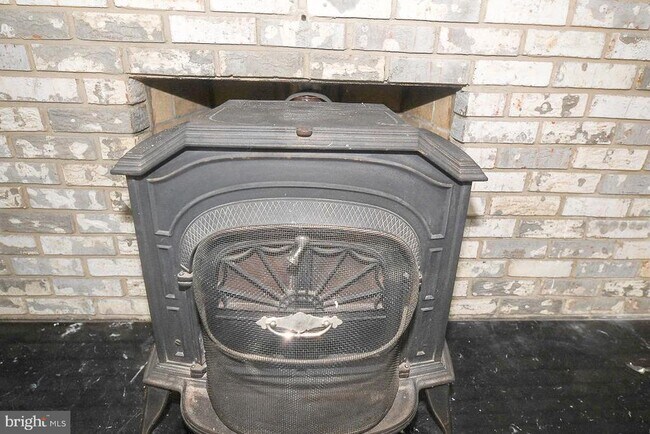 Building Photo - 1114 Ellingwood Dr