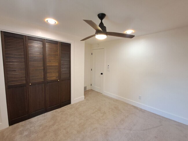 Building Photo - $3,200 -5 Bed / 3 Bath- Home with Fully Fe...