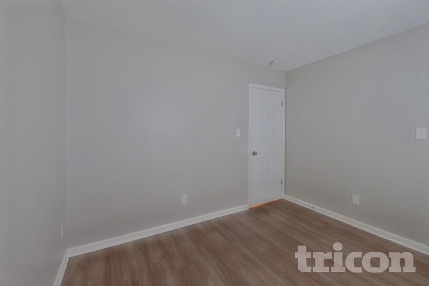 Building Photo - 1816 Oakdale Green Dr
