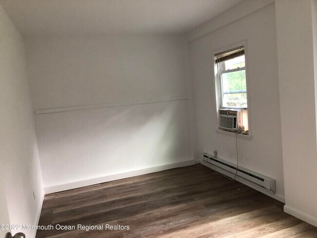 Building Photo - 154 Vansant Ave