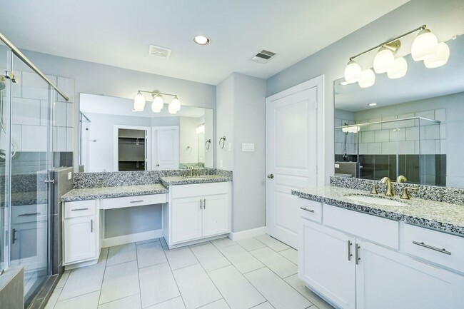 Building Photo - 1811a Wichita St