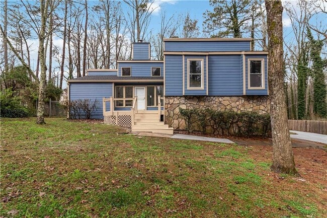 Building Photo - 3230 Cedar Bluff Dr NE