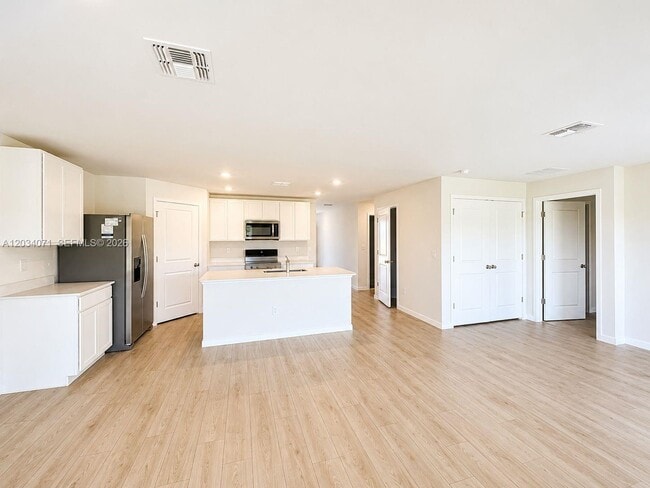 Building Photo - 544 Ilaria Ct