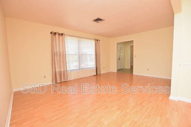 Building Photo - 1715 High Point Dr