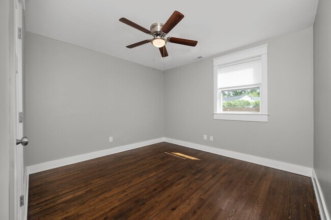 Building Photo - 2600 Aspen Dr
