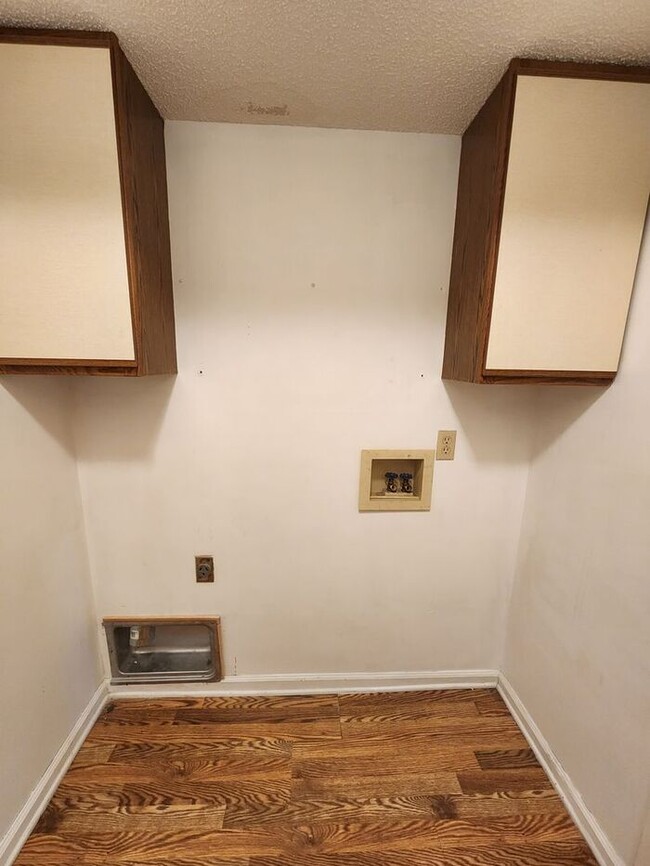 Building Photo - Asheville Condo Rental -Cloister Condominium