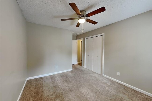 Building Photo - 266 Grapevine Dr