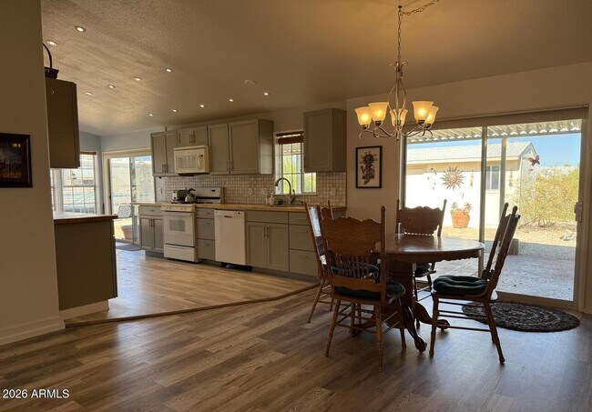 Building Photo - 30909 Fort Apache Dr