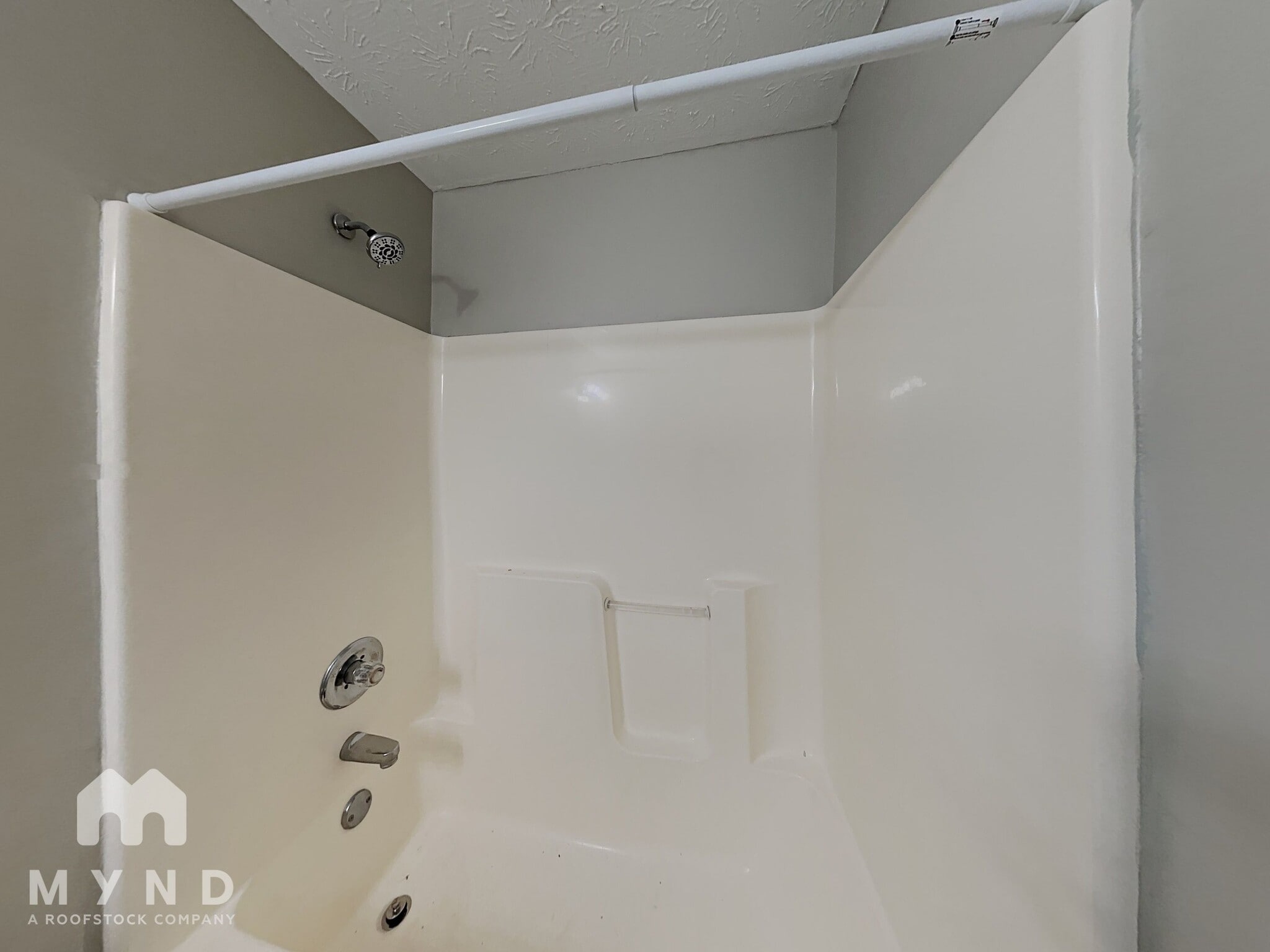 Building Photo - 305 Carter Ave