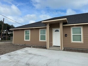 Building Photo - Ready for move in