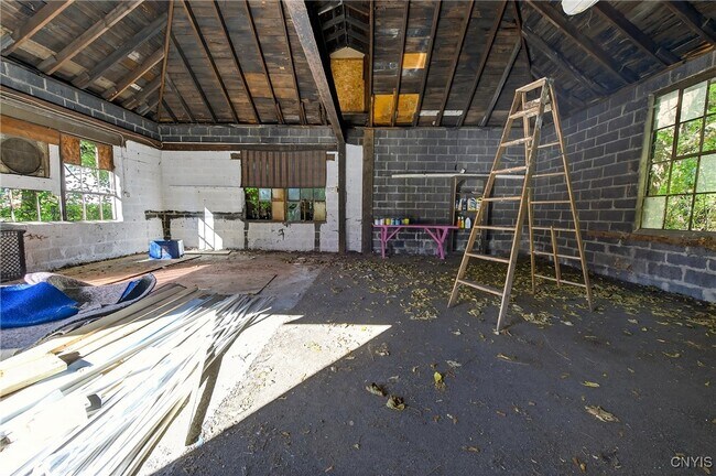 Building Photo - 127 Wall St