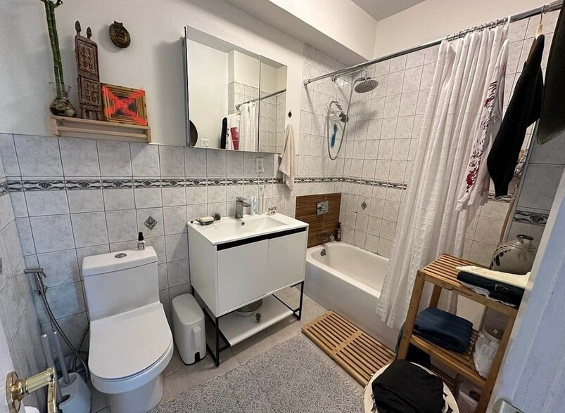 Building Photo - 808 Quincy St