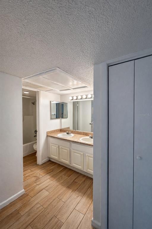 Building Photo - 2505 N Alafaya Trail