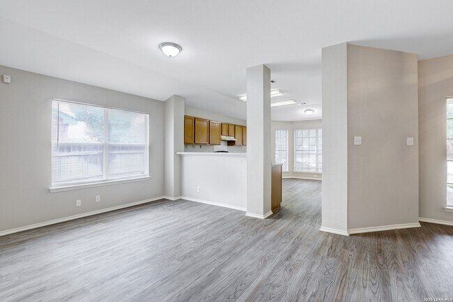 Building Photo - 1021 Lynx Bend