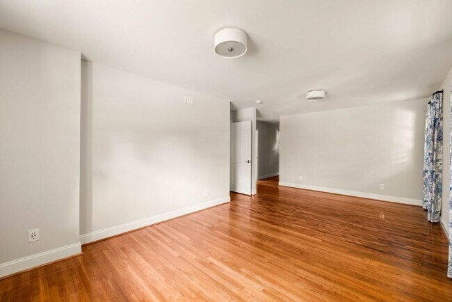Building Photo - 2646 Caladium Dr NE