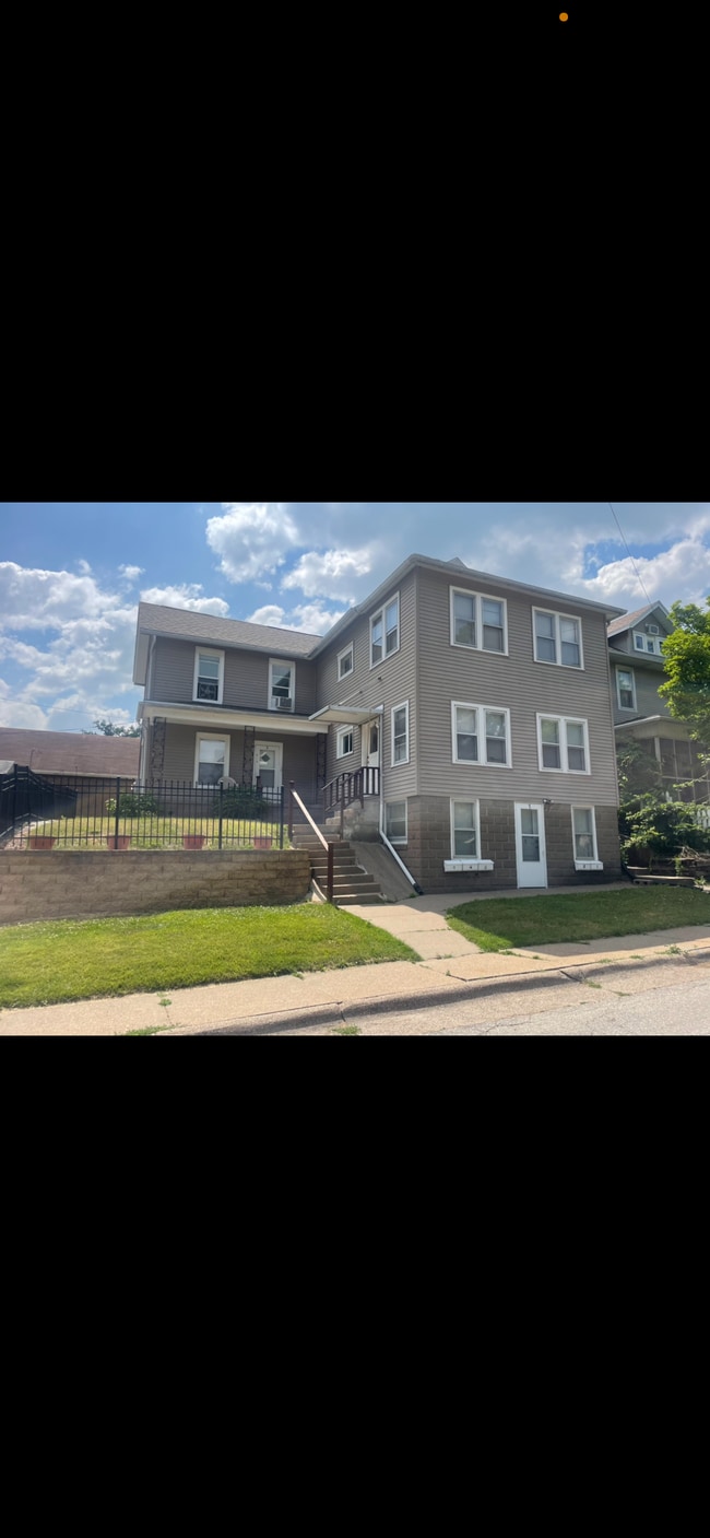 Building Photo - 612 Chestnut St