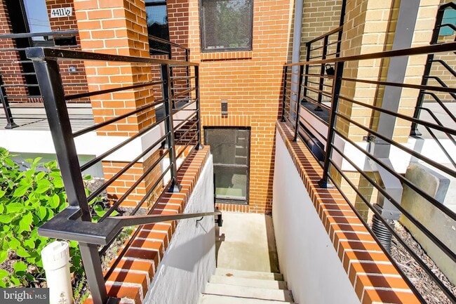 Building Photo - 4411 1/2 Illinois Ave NW Unit UNIT B