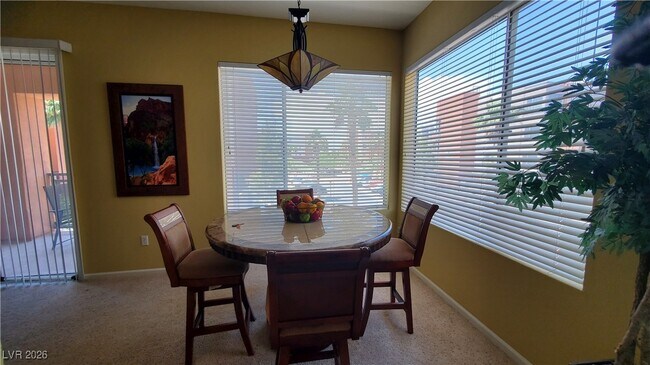 Building Photo - 47 E Agate Ave